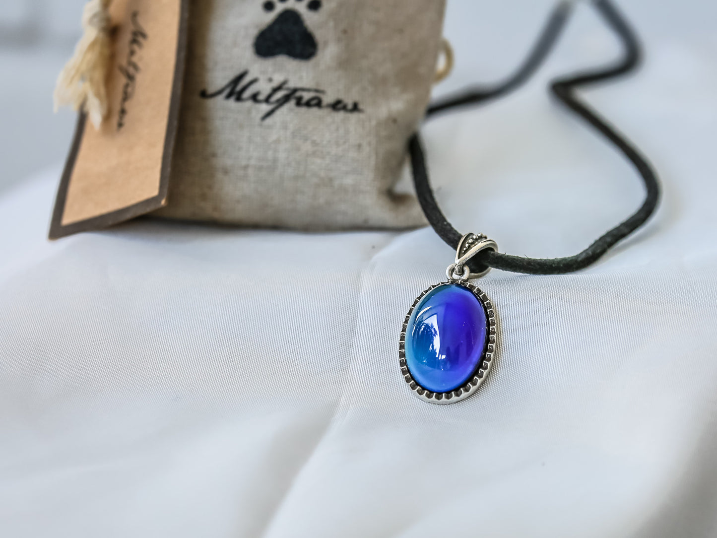 Bohemian Silver Oval Shaped Mood Pendant Necklace - Mitpaw