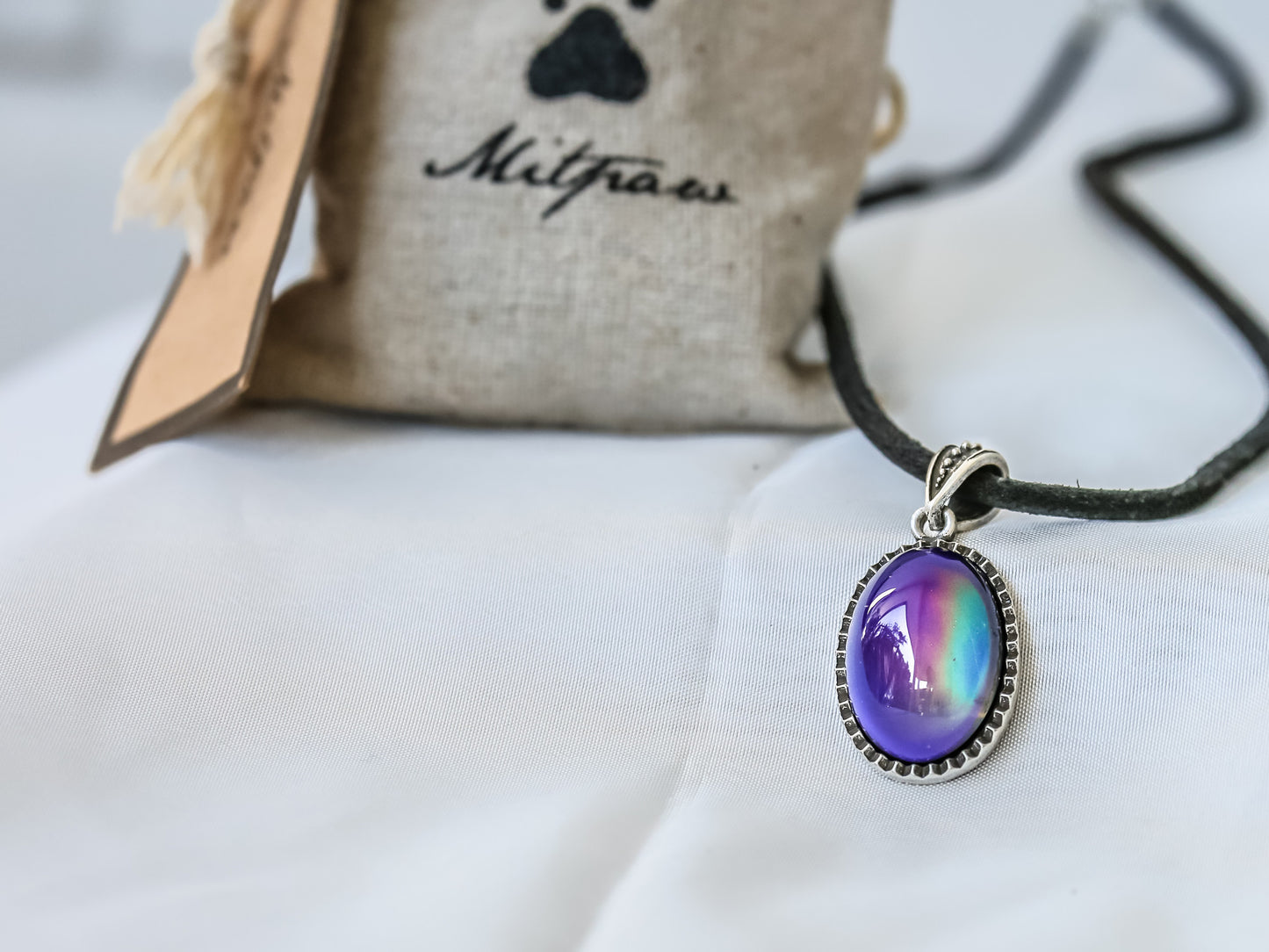 Bohemian Silver Oval Shaped Mood Pendant Necklace - Mitpaw