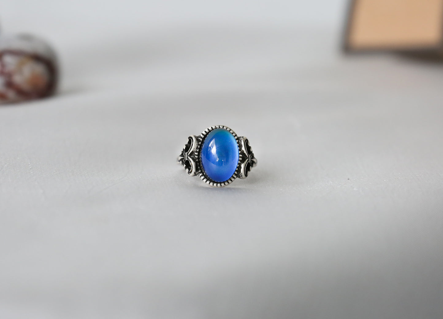 Bohemian Oval Floral Thin Band Mood Ring - Mitpaw