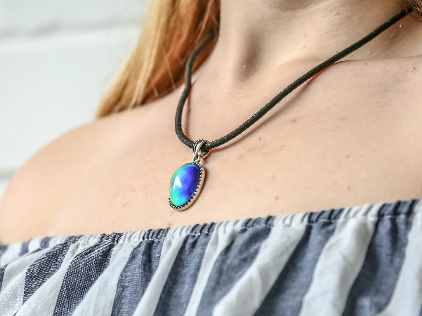 Bohemian Silver Oval Shaped Mood Pendant Necklace - Mitpaw
