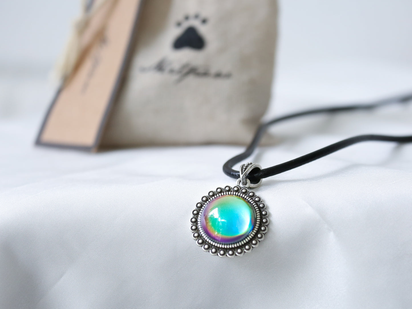 Bohemian Silver Circle Drop Shaped Mood Pendant Necklace - Mitpaw