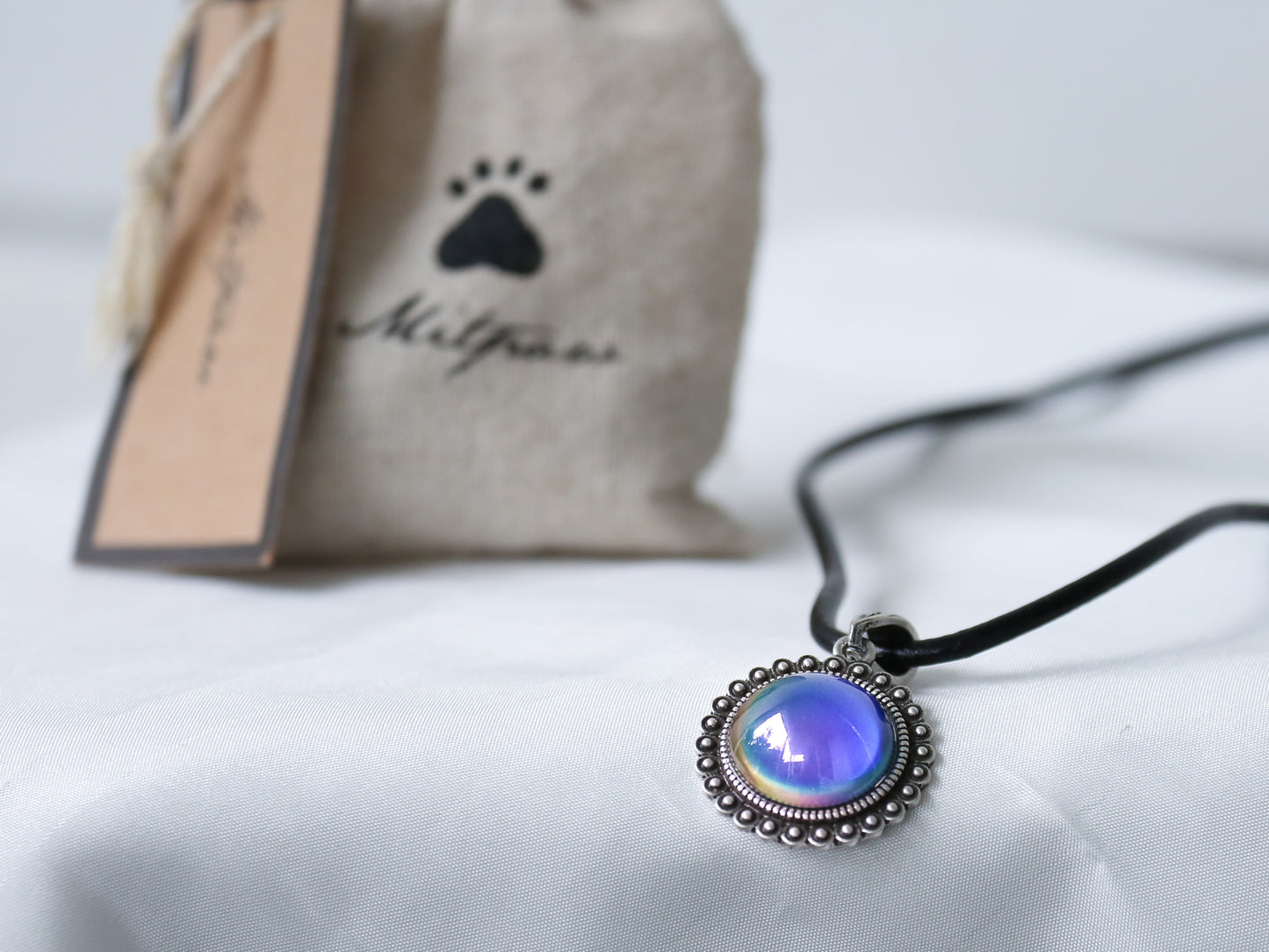 Bohemian Silver Circle Drop Shaped Mood Pendant Necklace - Mitpaw