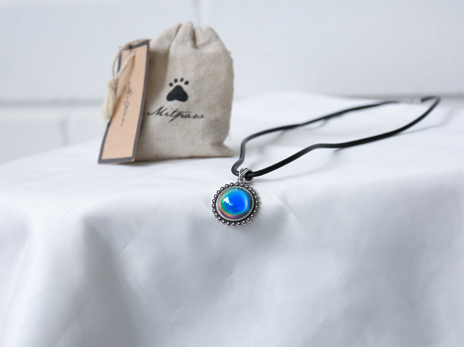Bohemian Silver Circle Drop Shaped Mood Pendant Necklace - Mitpaw