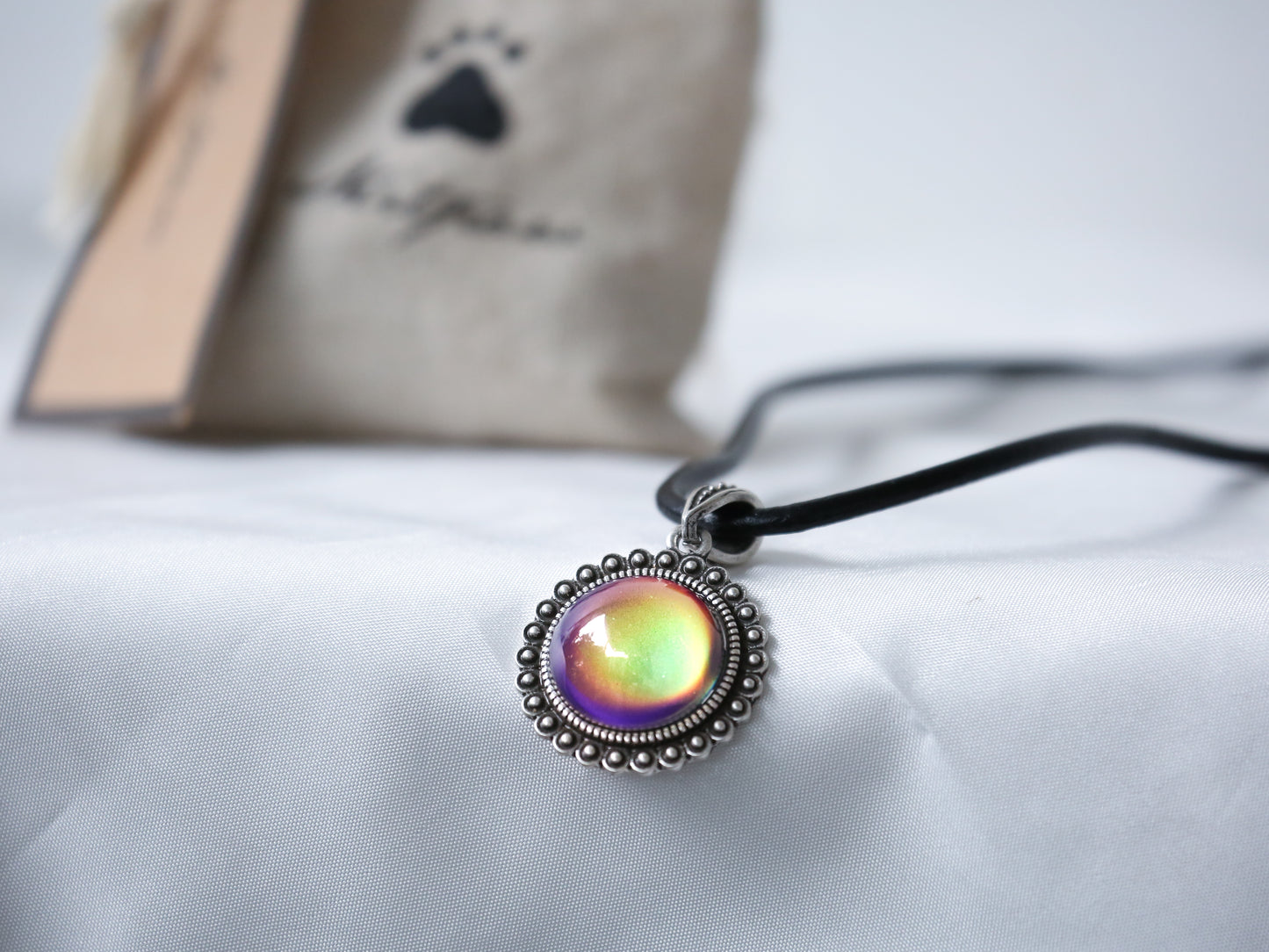 Bohemian Silver Circle Drop Shaped Mood Pendant Necklace - Mitpaw