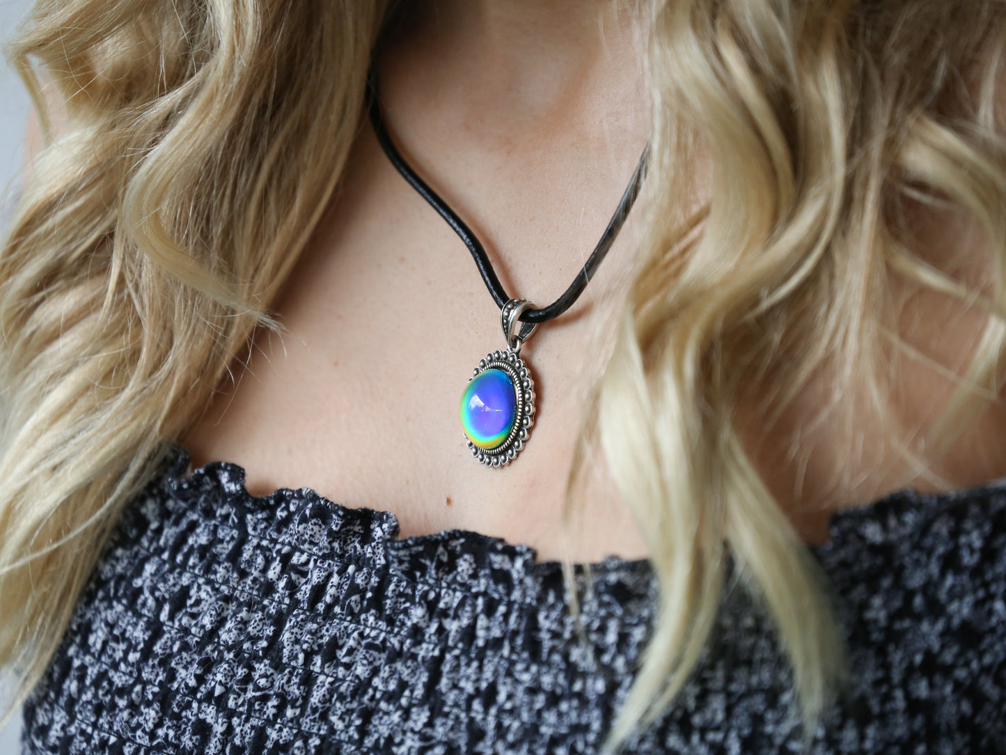 Bohemian Silver Circle Drop Shaped Mood Pendant Necklace - Mitpaw