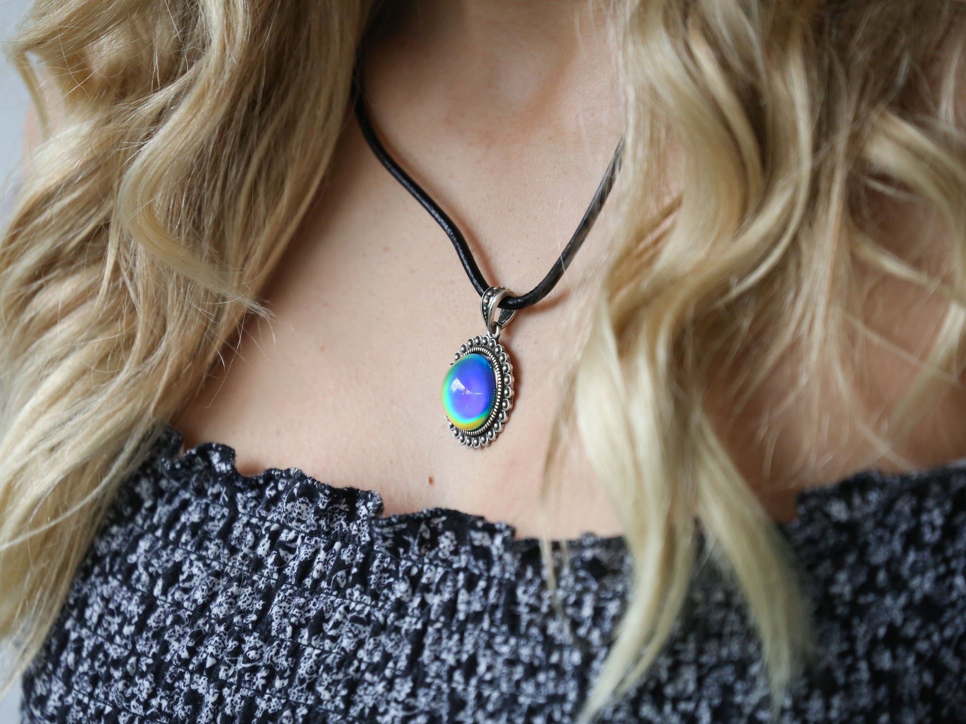 Bohemian Silver Circle Drop Shaped Mood Pendant Necklace - Mitpaw