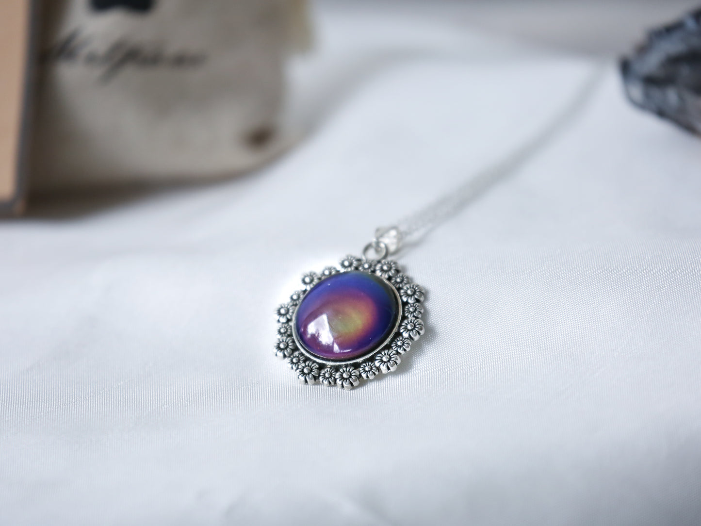 Petal Colour Changing Necklace with 925 Silver Chain - Mitpaw