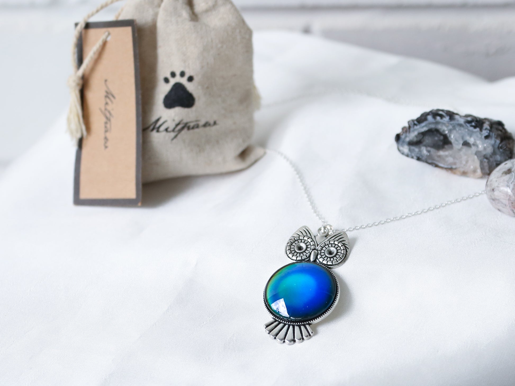 Vintage Owl Colour Changing Necklace with 925 Silver Chain - Mitpaw