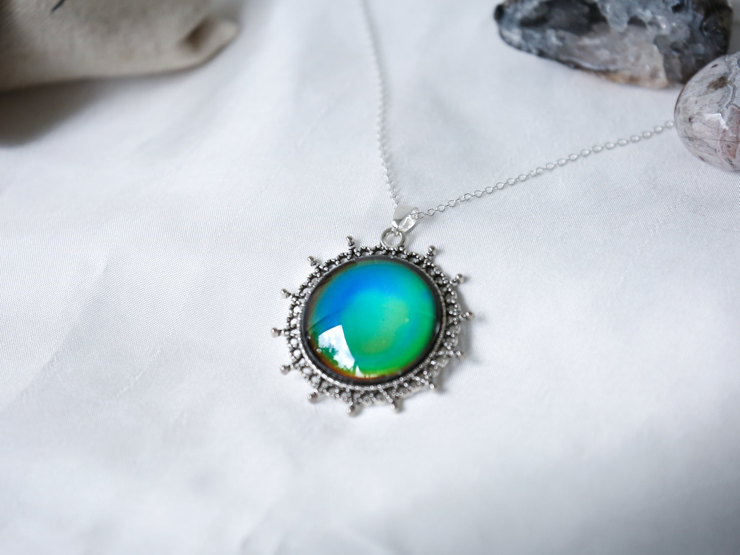 Vintage Dotted Circle Colour Changing Necklace with 925 Silver Chain - Mitpaw