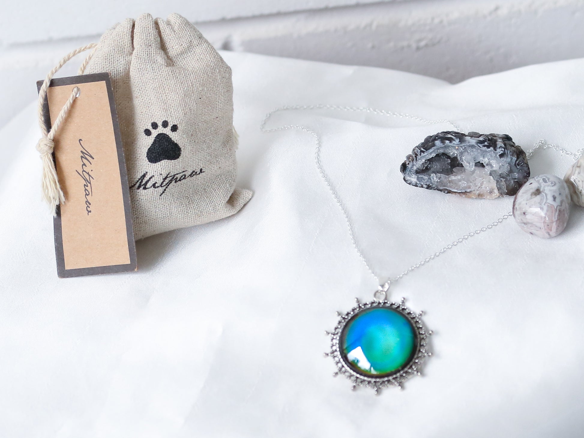 Vintage Dotted Circle Colour Changing Necklace with 925 Silver Chain - Mitpaw