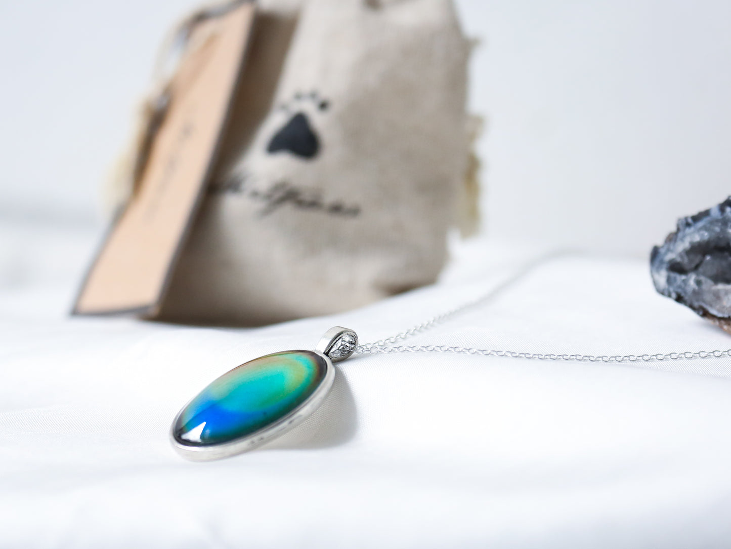 Oval Colour Changing Necklace with 925 Silver Chain - Mitpaw