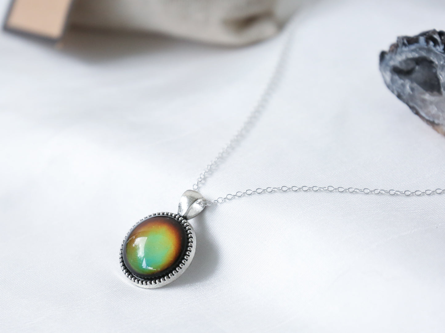 Vintage Compass Circle Colour Changing Necklace with 925 Silver Chain - Mitpaw