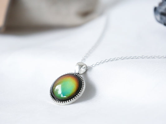 Vintage Compass Circle Colour Changing Necklace with 925 Silver Chain - Mitpaw