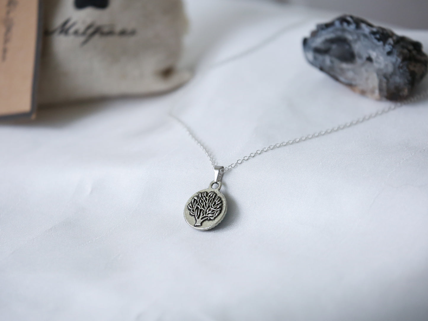 Tree Circle Colour Changing Necklace with 925 Silver Chain - Mitpaw