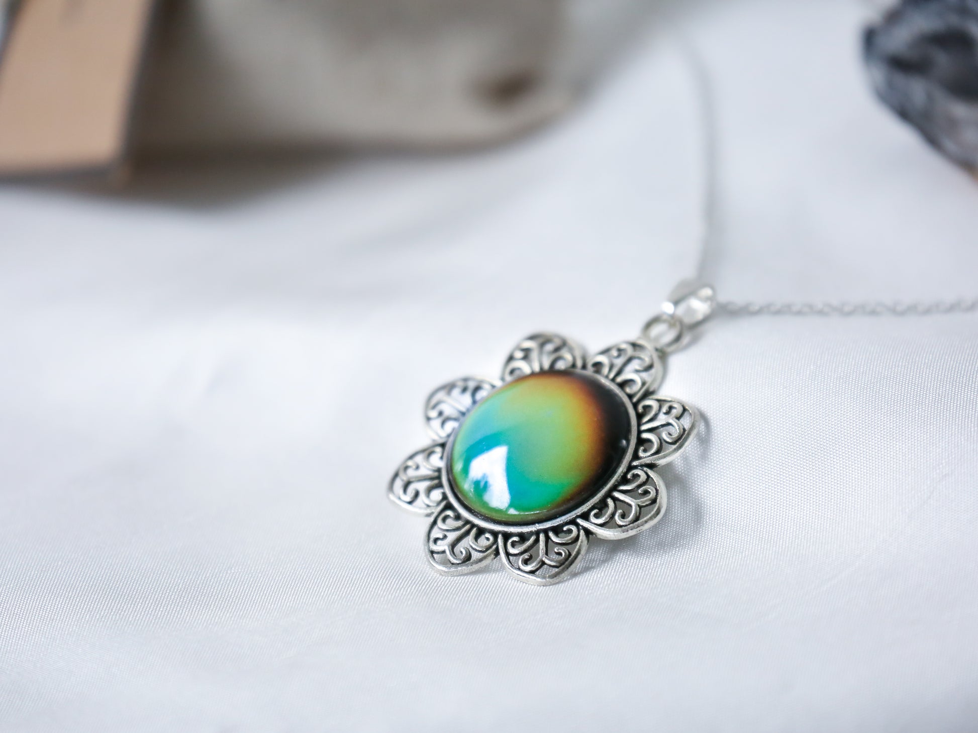 Vintage Sunflower Colour Changing Necklace with 925 Silver Chain - Mitpaw