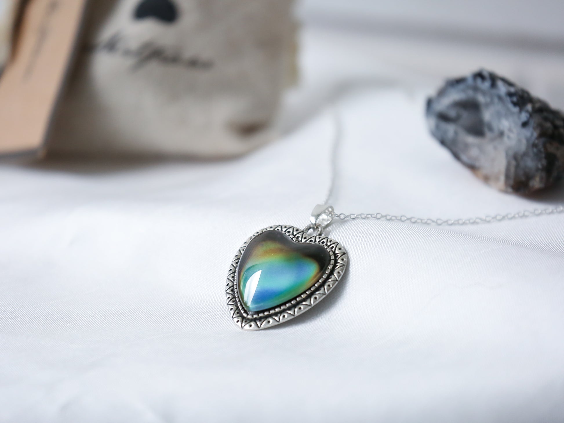 Vintage Heart Colour Changing Necklace with 925 Silver Chain - Mitpaw