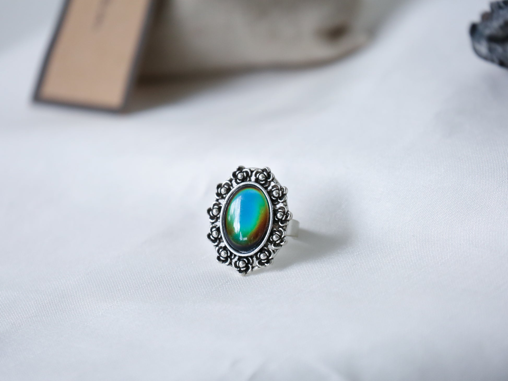 Daisy Mood Ring with Iconic Features - Mitpaw