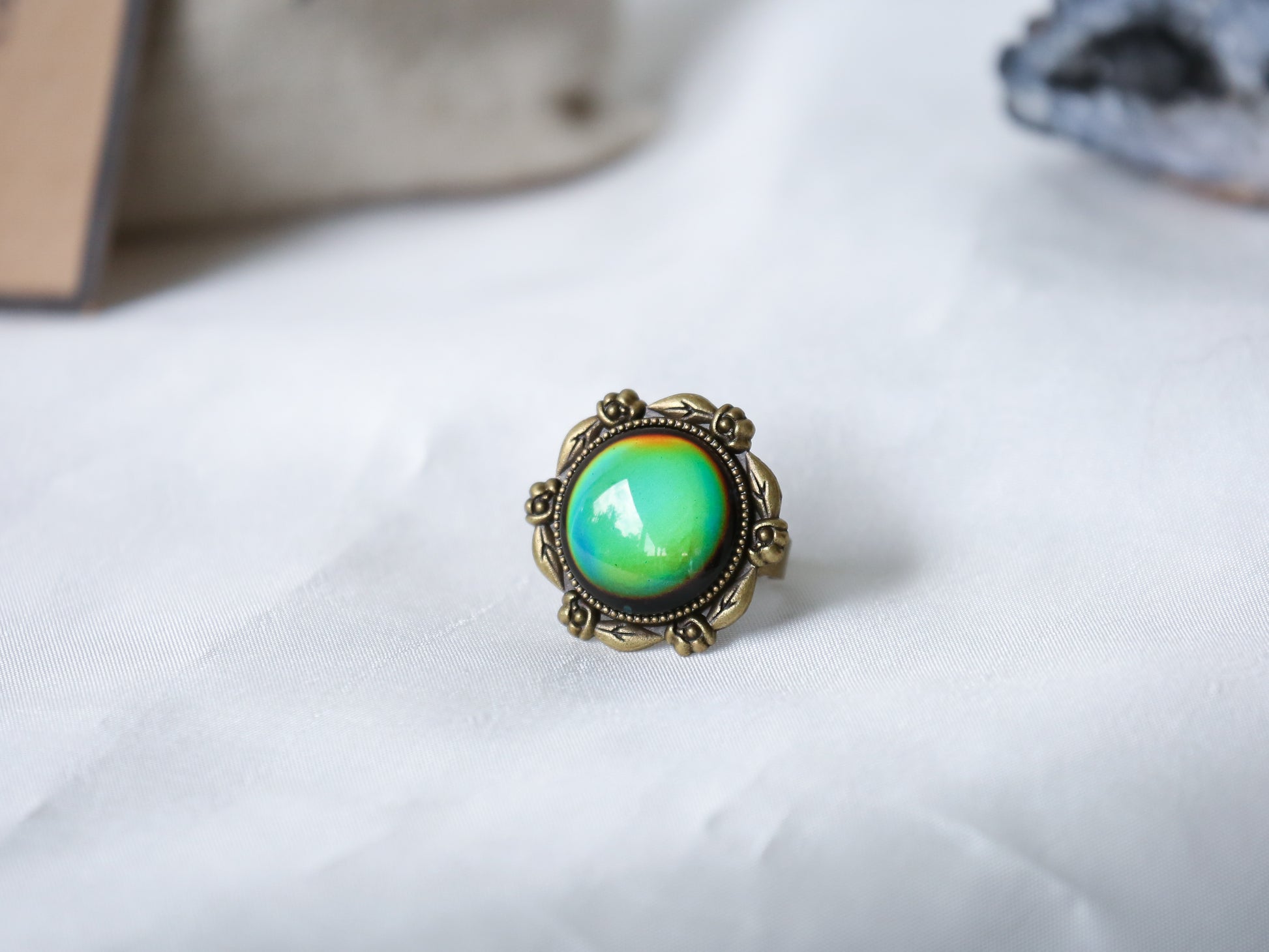 Rose Mood Ring with Iconic Features - Mitpaw