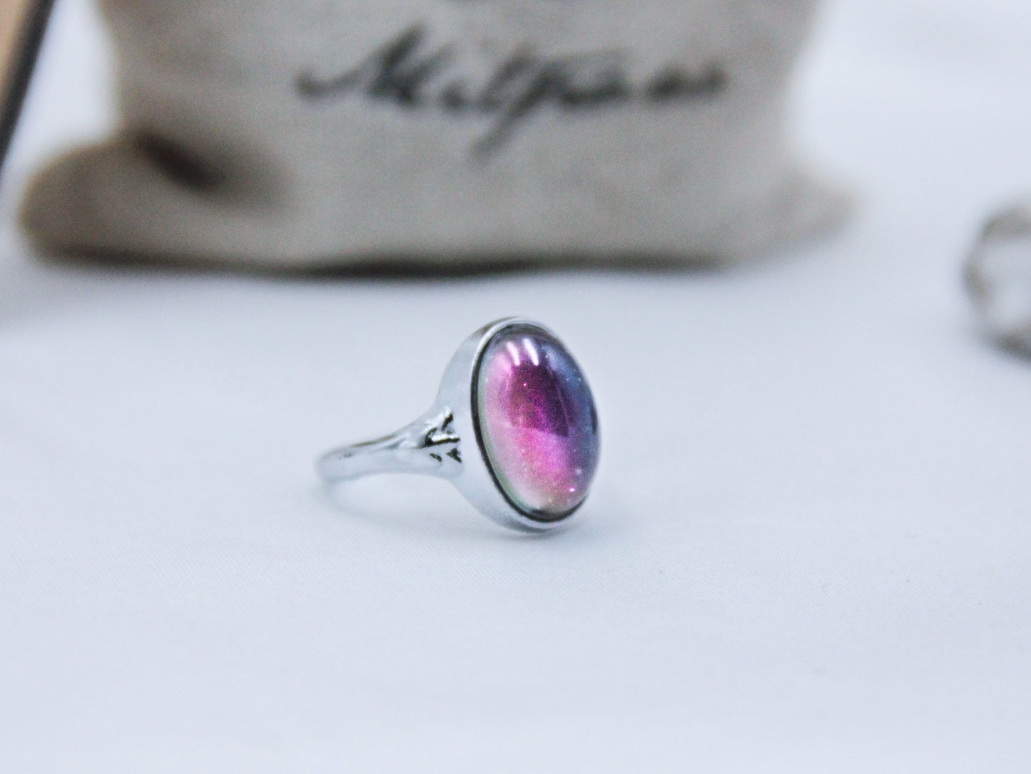 Elite Oval Shaped Colour Changing Mood Ring