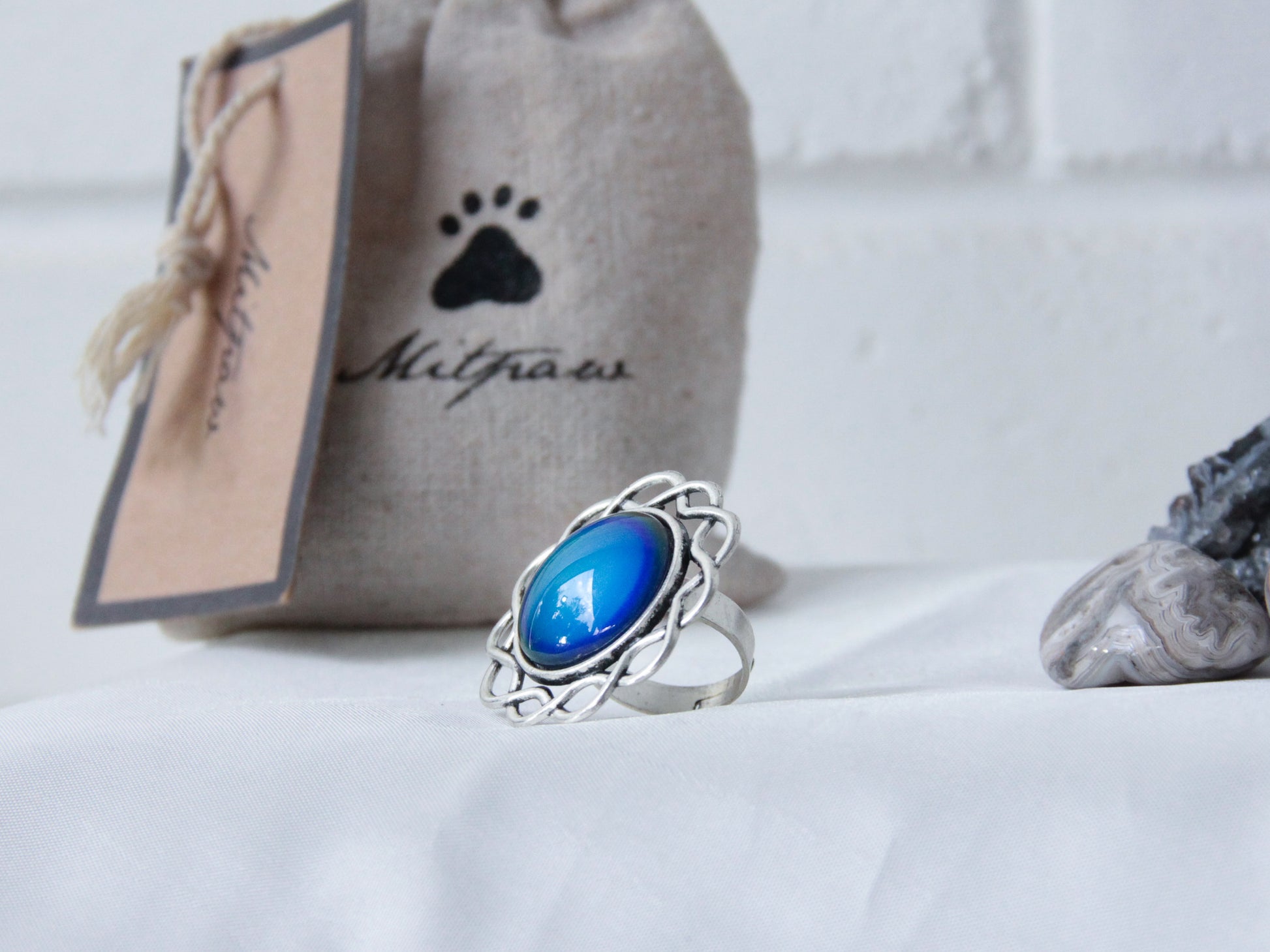 Weave Mood Ring with Iconic Features - Mitpaw
