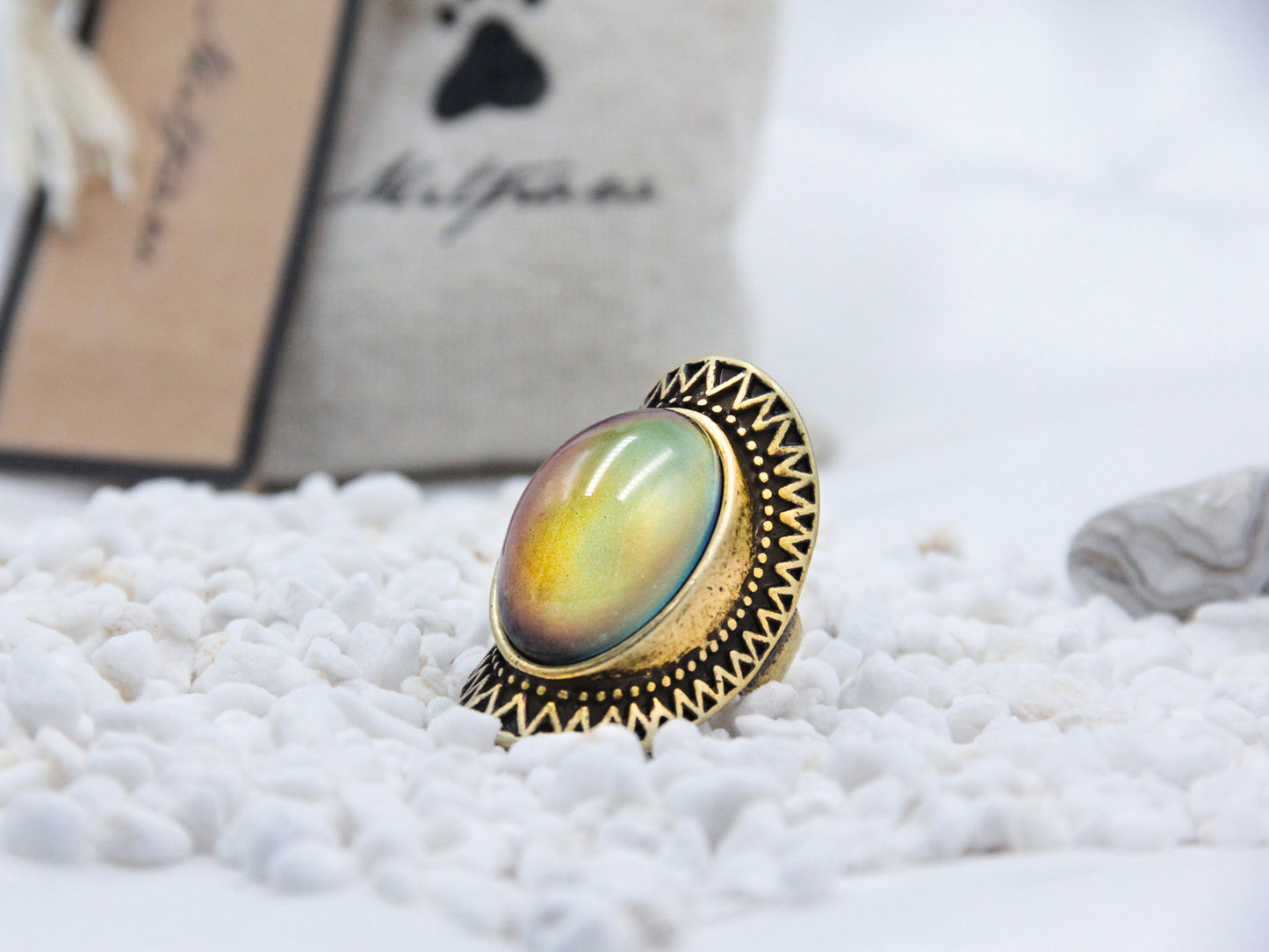 Antique Gold Plating Oval Stone Mood Ring.