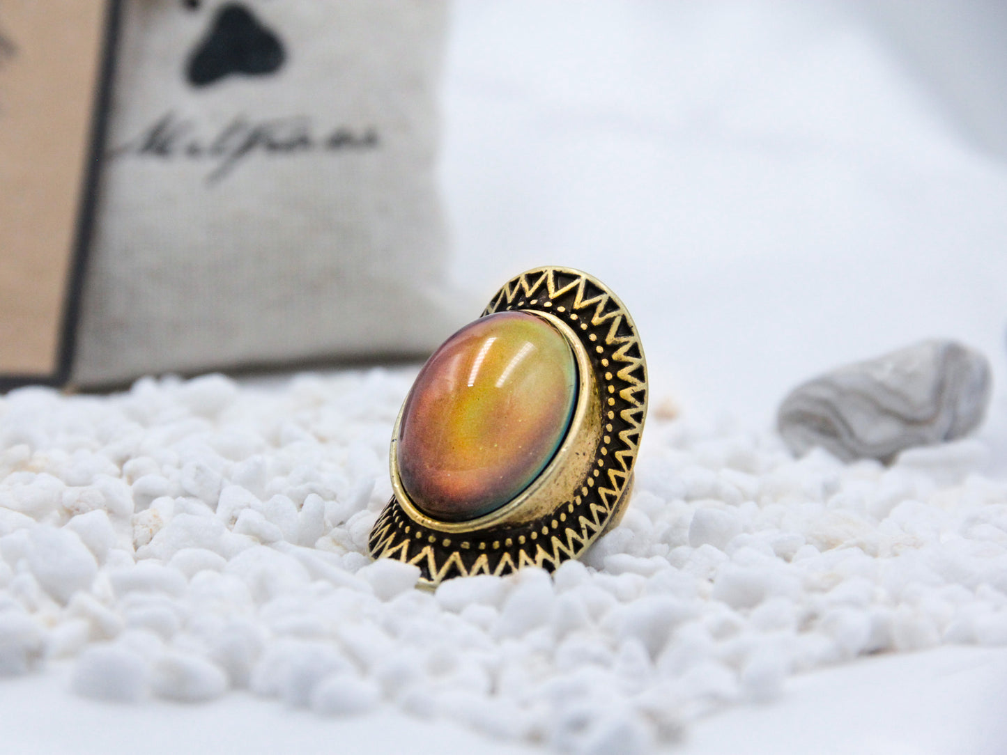 Antique Gold Plating Oval Stone Mood Ring.