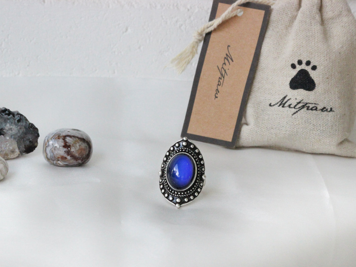 Antique Silver Plating Decorative Oval Stone Mood Ring.