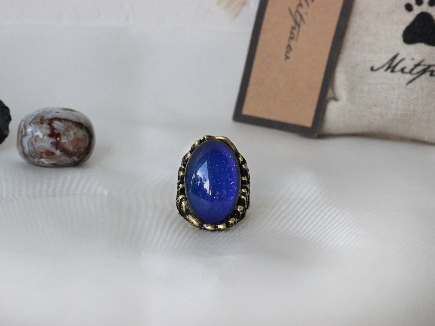 Antique Gold Plating Captured Oval Stone Mood Ring.