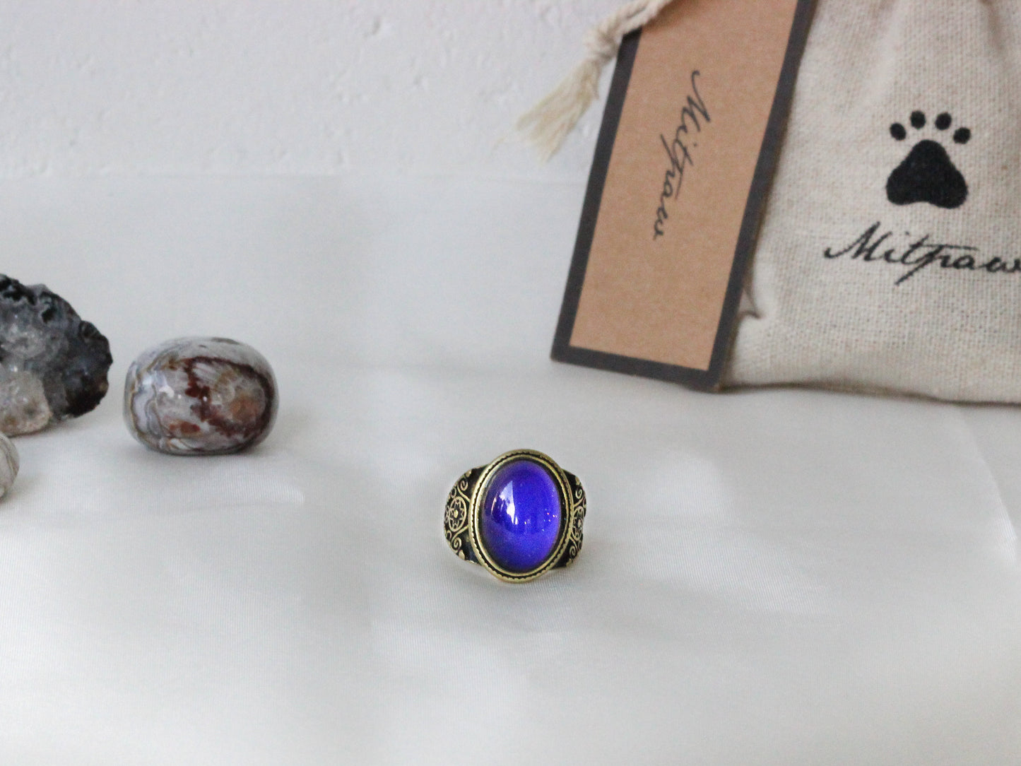 Antique Gold Plating Spiritual Oval Stone Mood Ring.