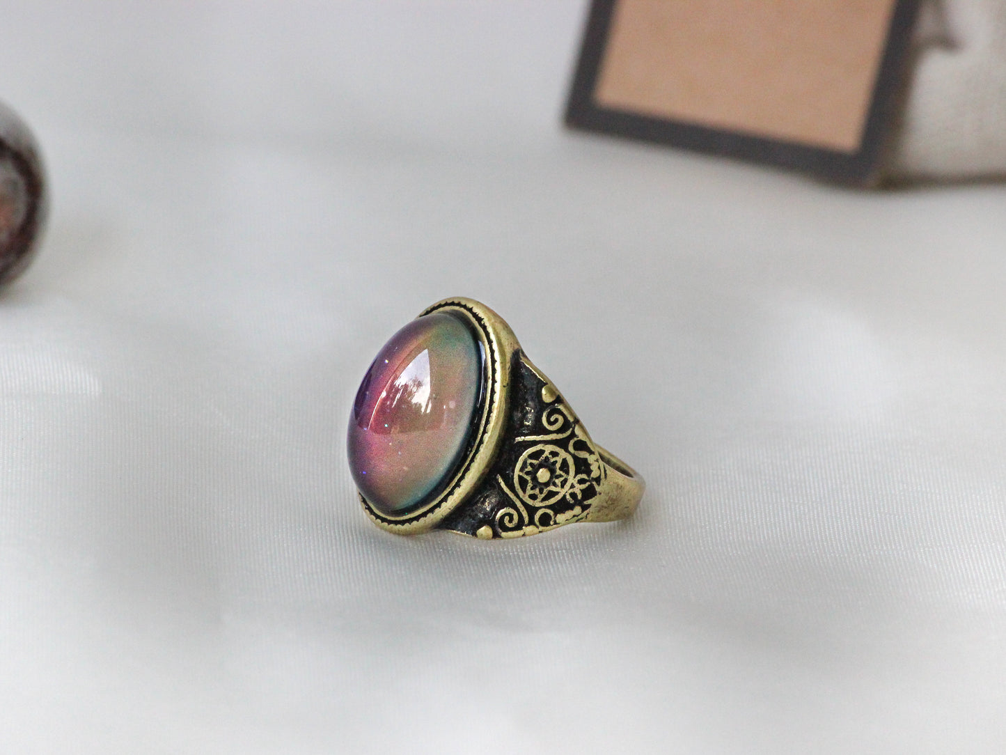 Antique Gold Plating Spiritual Oval Stone Mood Ring.