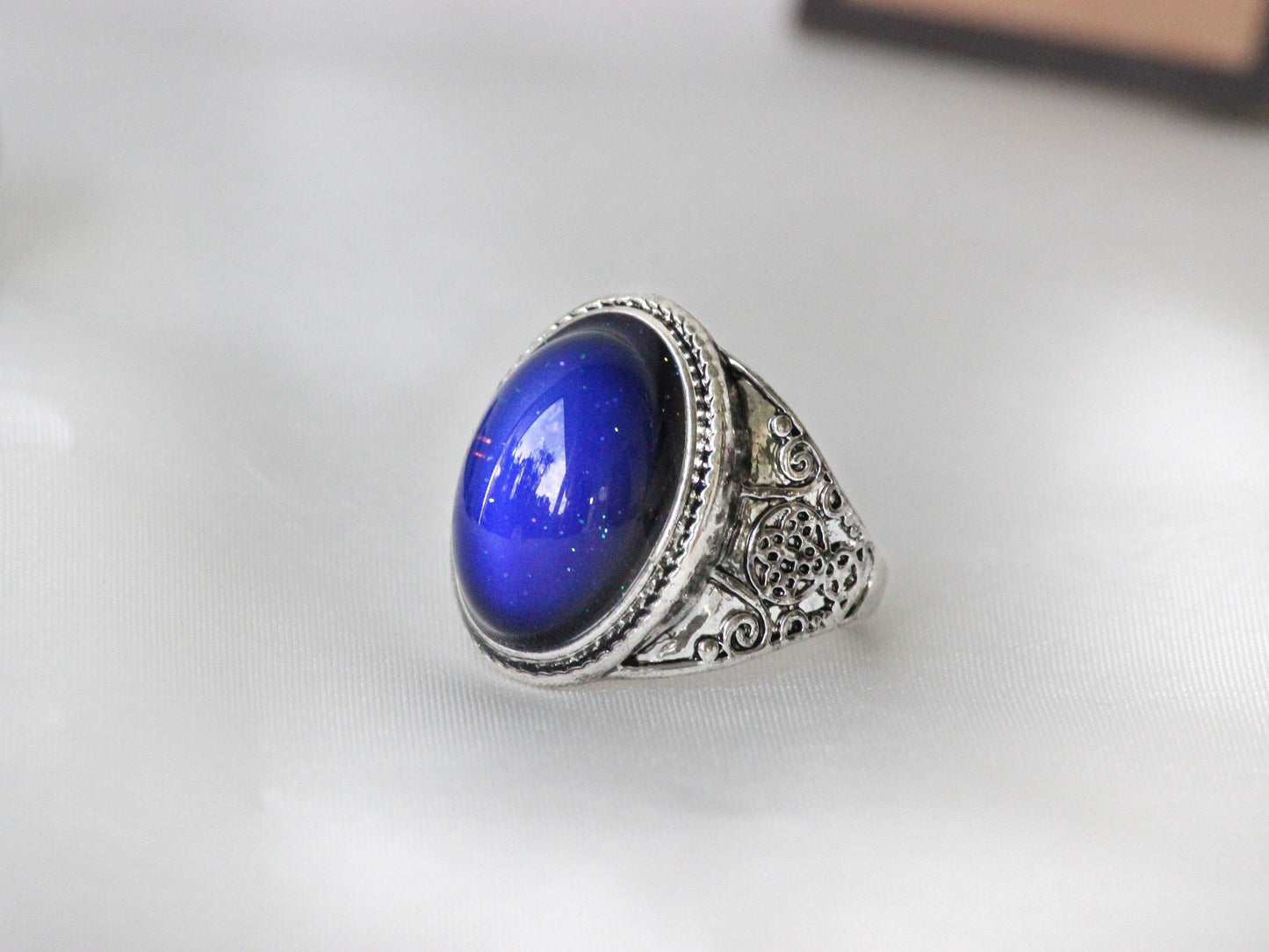 Antique Silver Plating Spiritual Oval Stone Mood Ring.