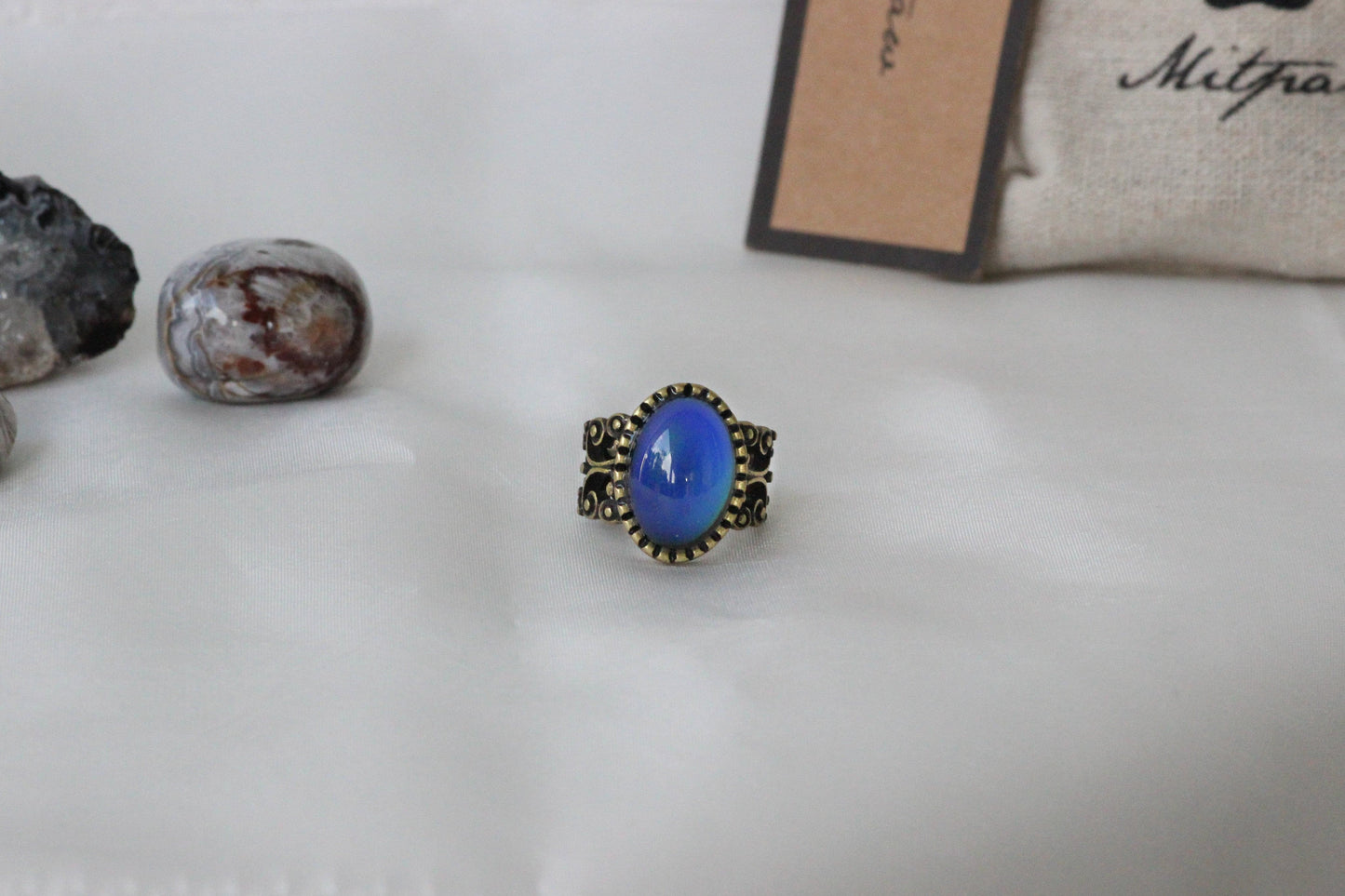 Antique Gold Plating Floral Oval Stone Mood Ring.