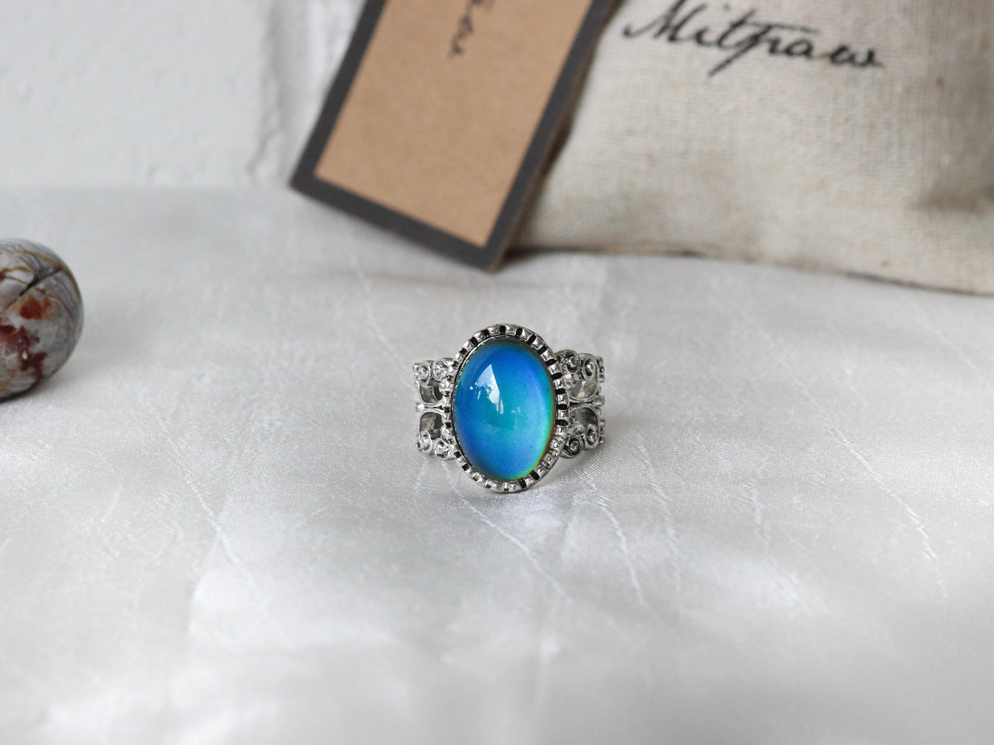 Antique Silver Plating Floral Oval Stone Mood Ring.