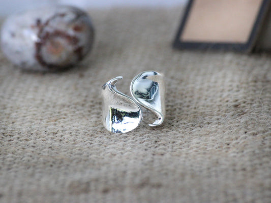 925 Sterling Silver Ribbon Inspired Ring.