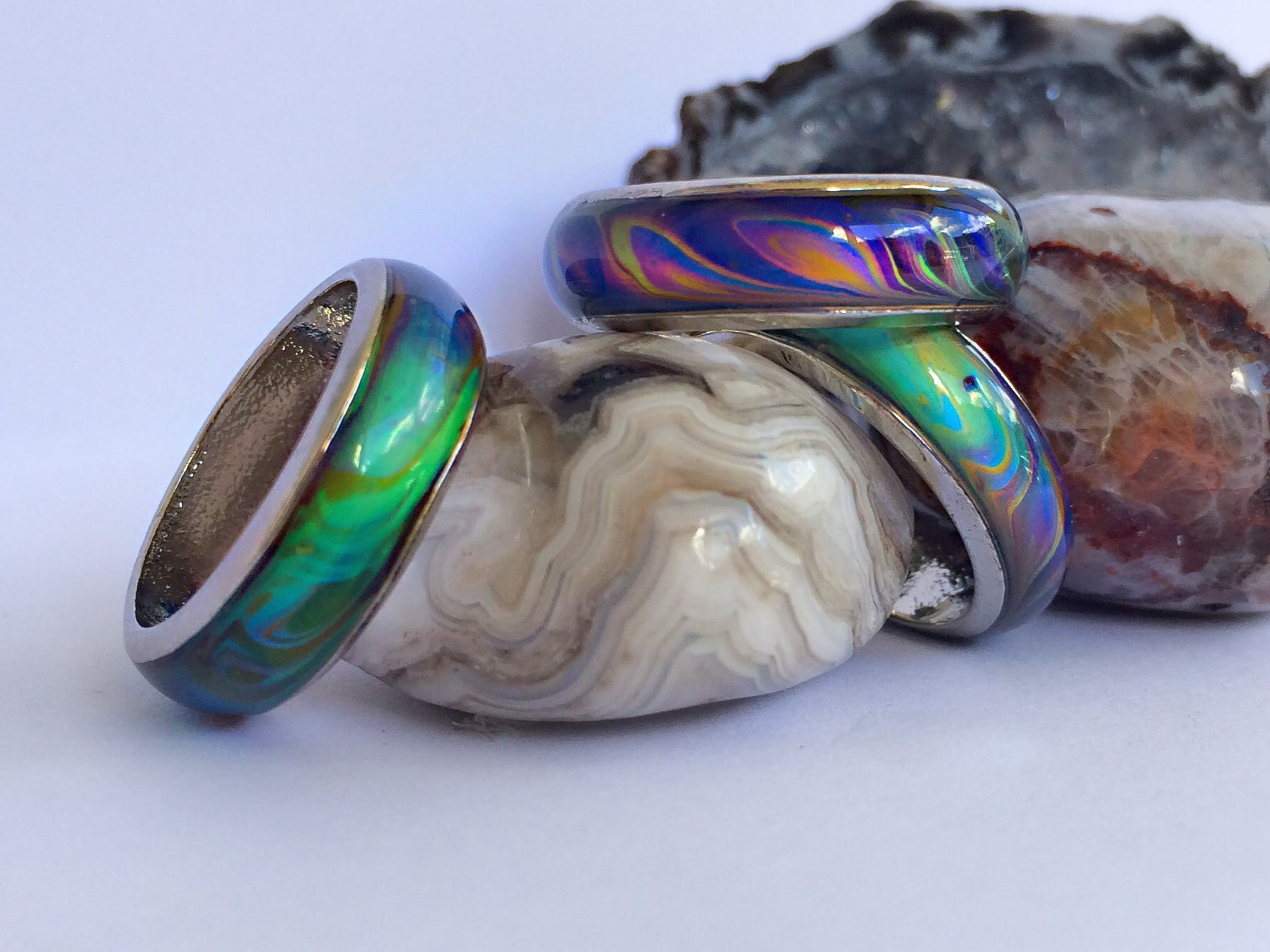 Opalescent Pattern Mood Ring.