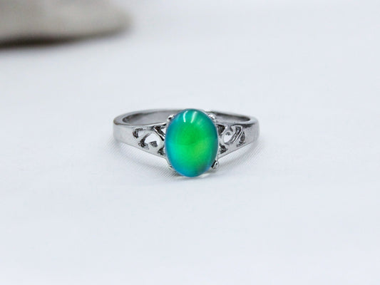 Petite Borderless Oval Decorative Mood Ring