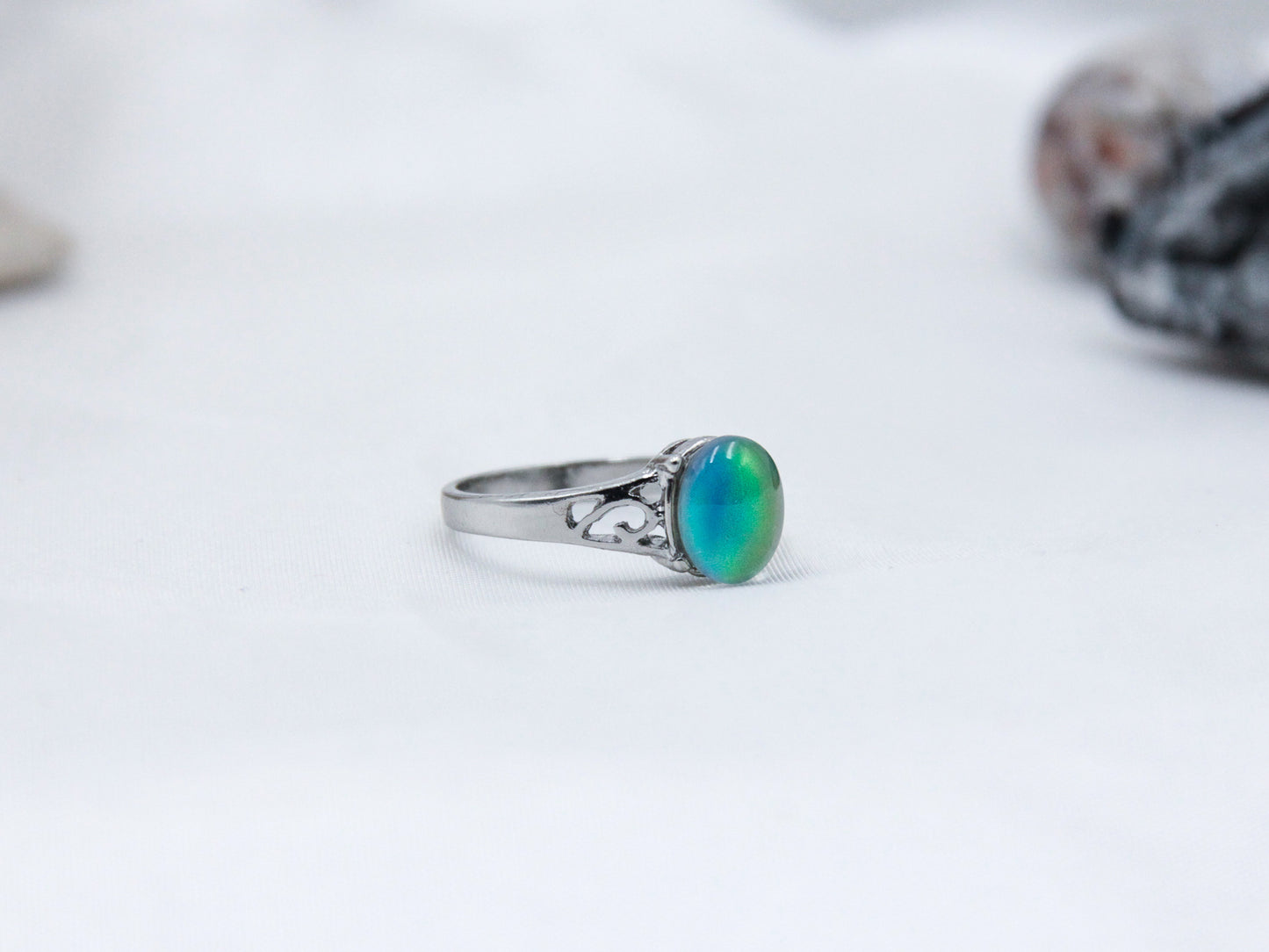 Petite Borderless Oval Decorative Mood Ring