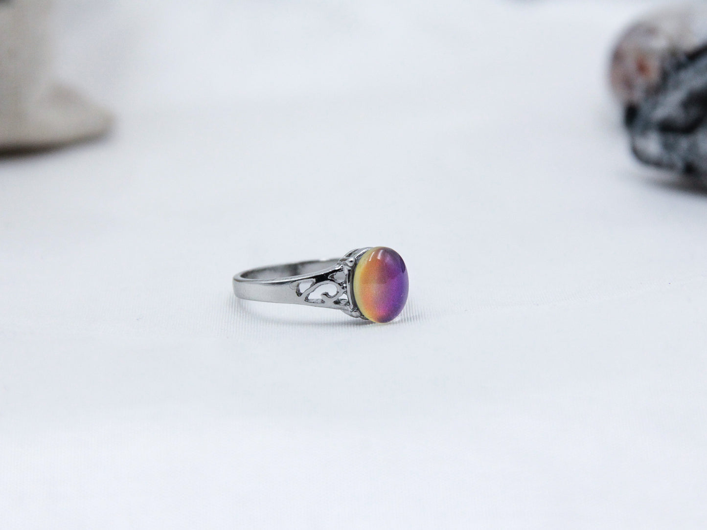 Petite Borderless Oval Decorative Mood Ring