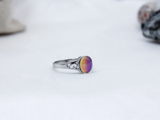 Petite Borderless Oval Decorative Mood Ring