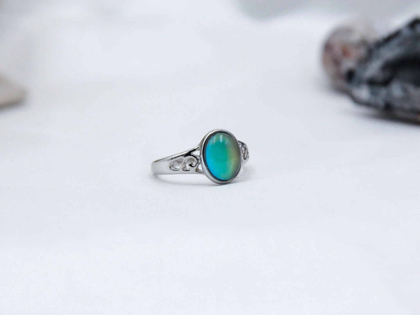 Petite Oval Decorative Mood Ring