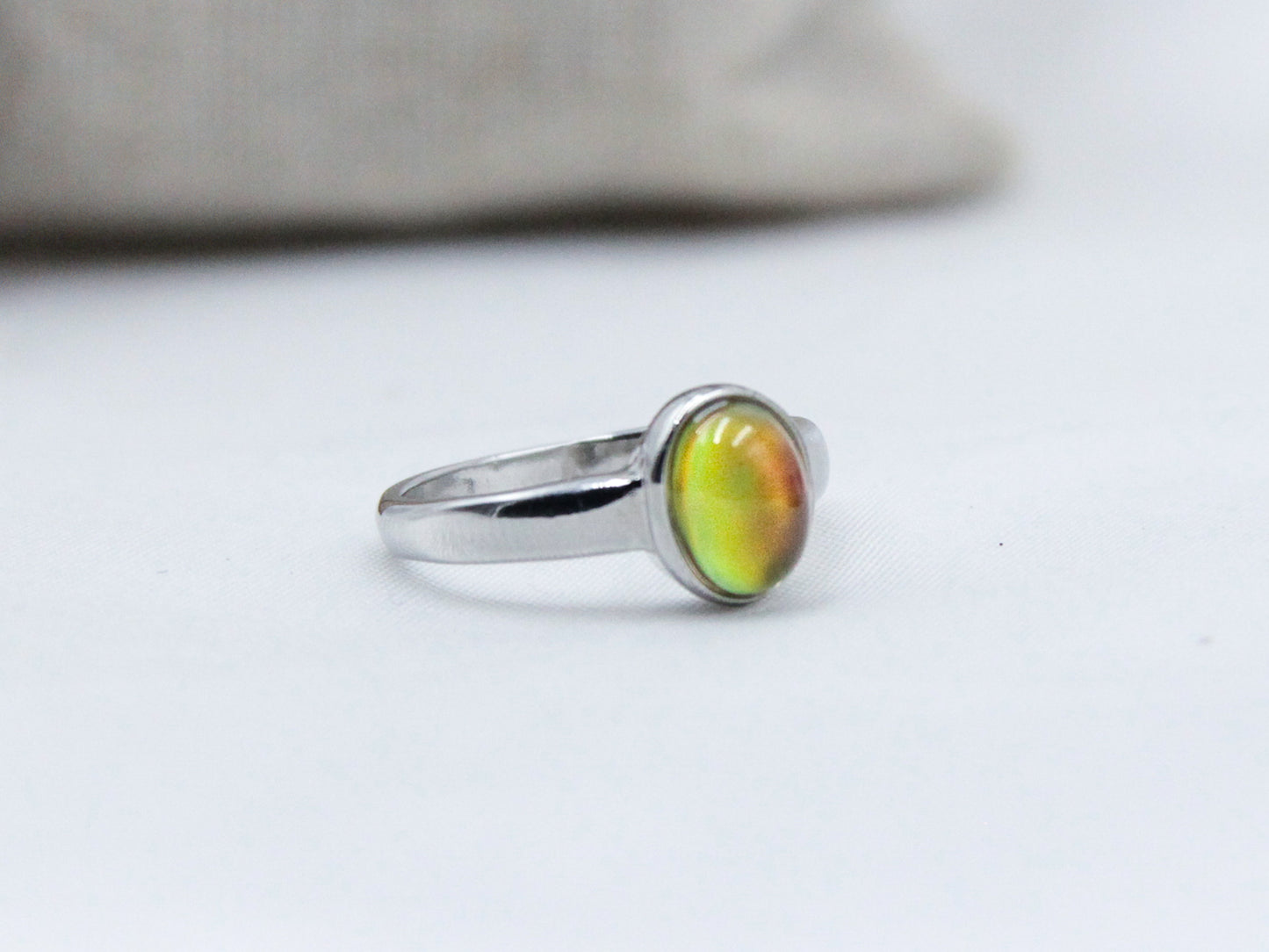 Petite Oval Mood Ring