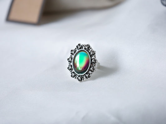 Silver Daisy Mood Ring with Iconic Features