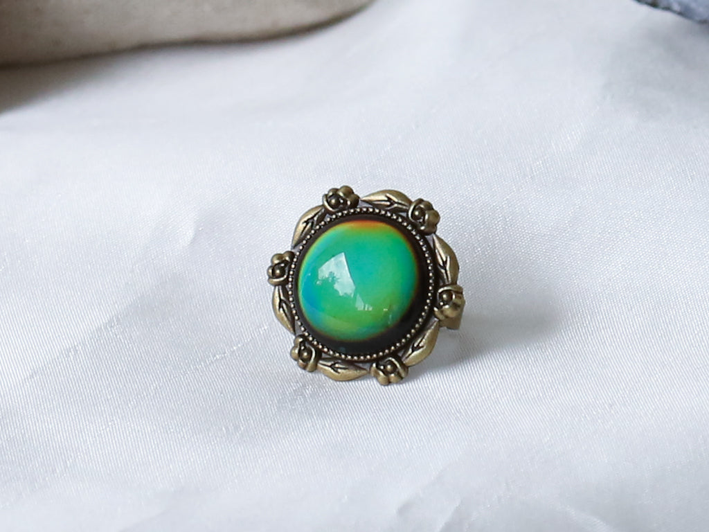 Bronze Rose Mood Ring with Iconic Features
