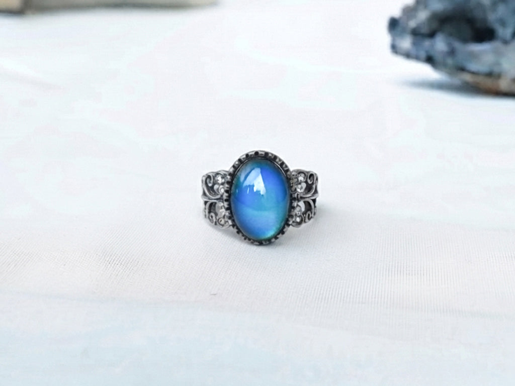 Antique Silver Plating Floral Oval Stone Mood Ring