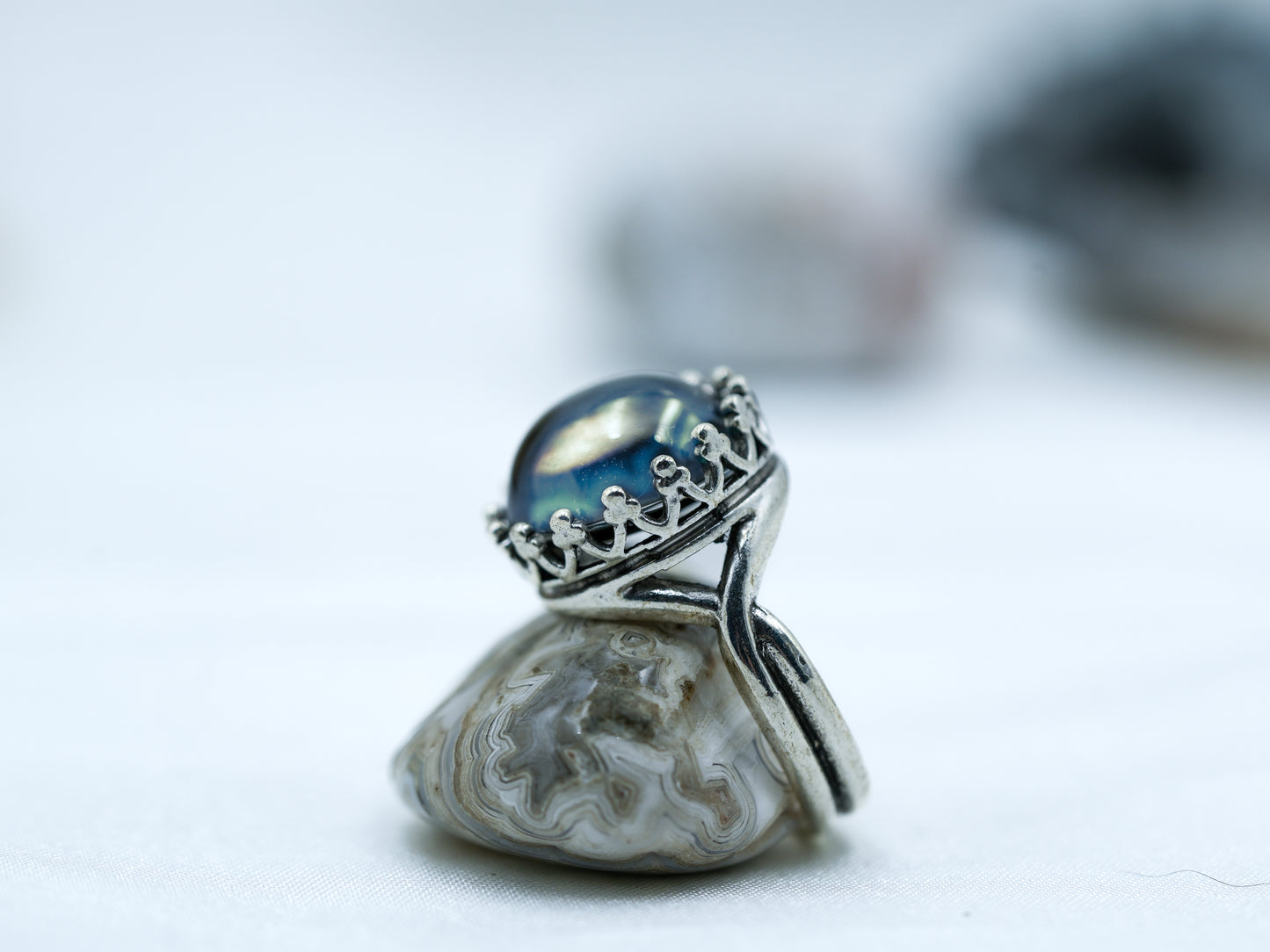 Vintage Captured Round Mood Ring