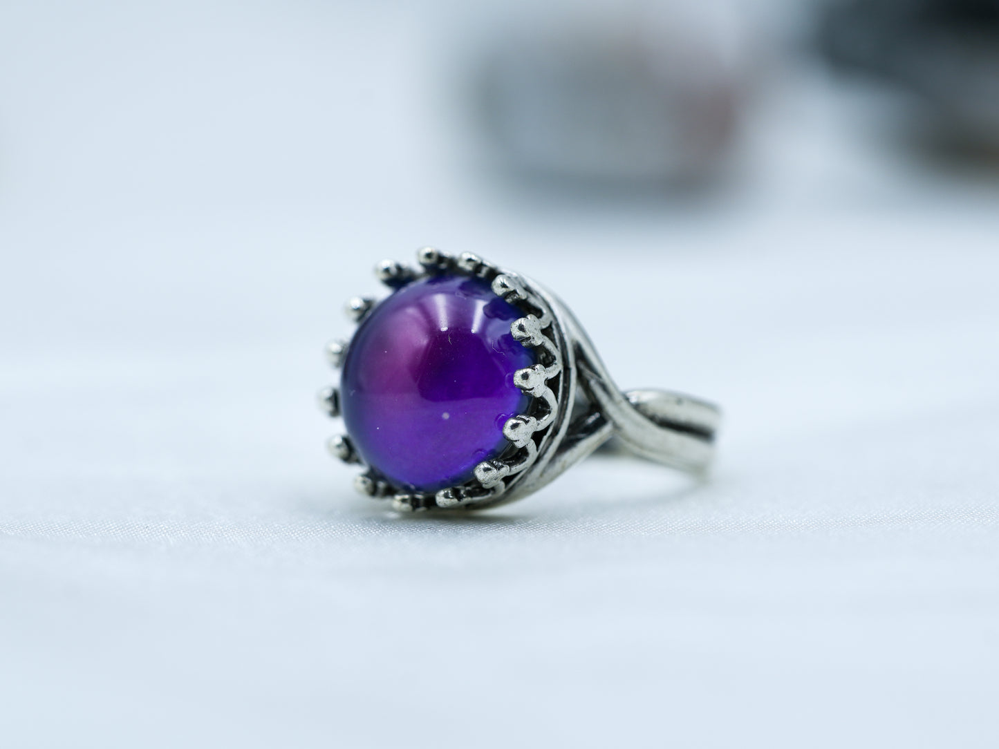 Vintage Captured Round Mood Ring