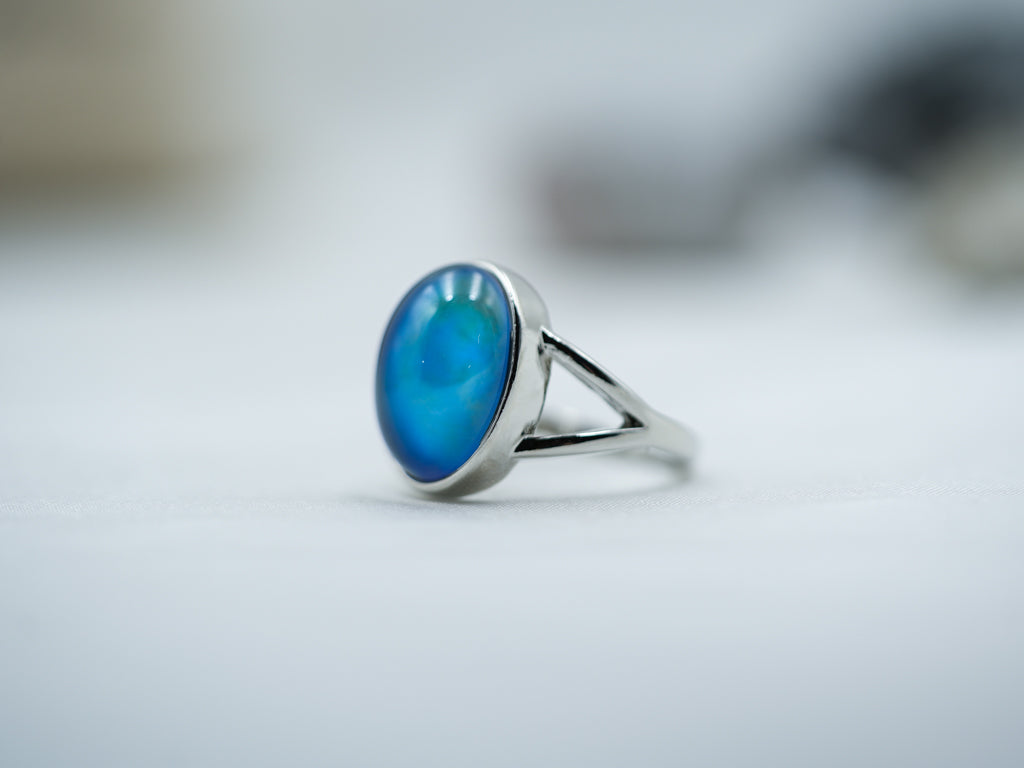 Classic Oval Mood Ring