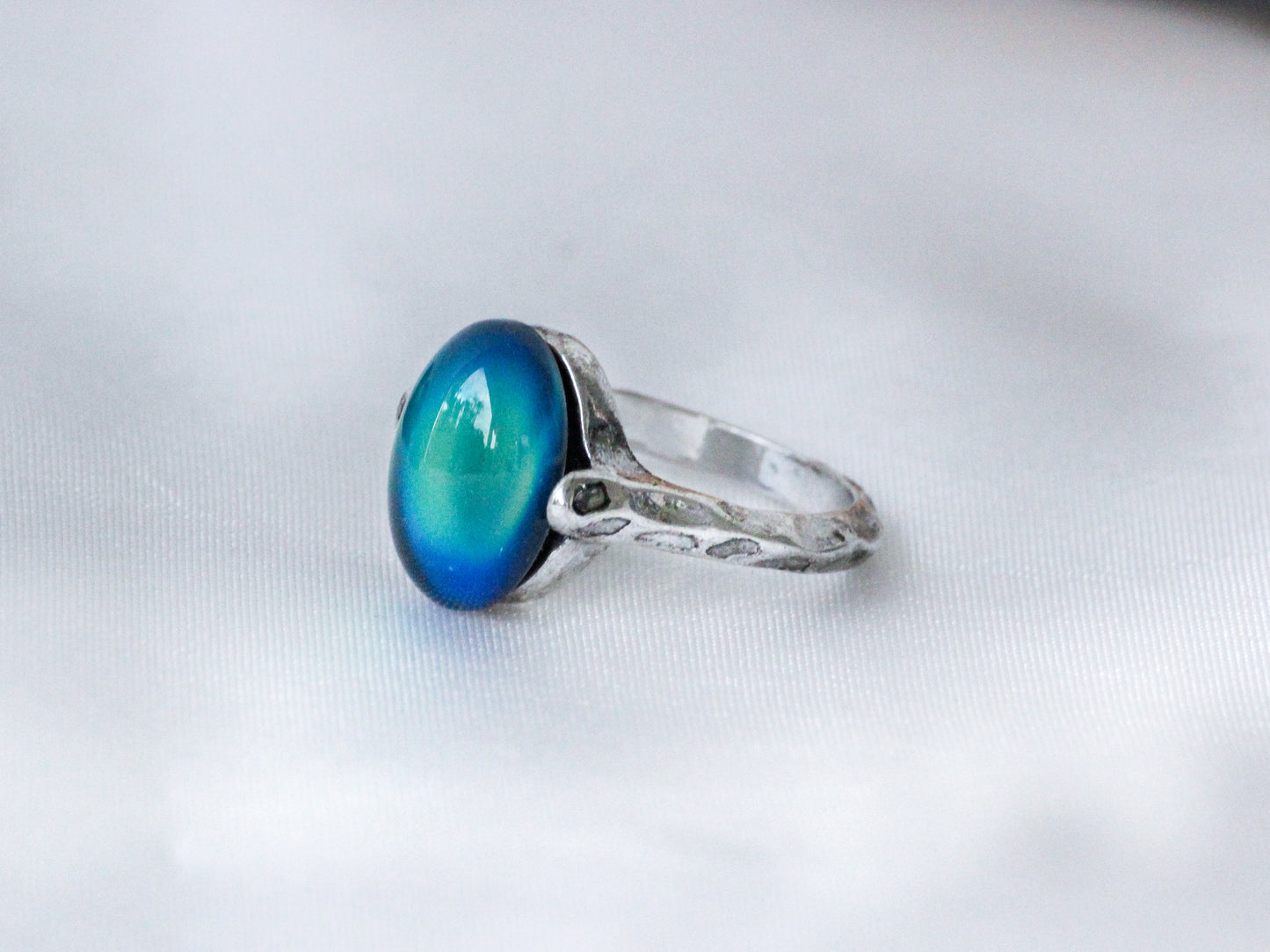 Antique Silver Plating Borderless Oval Stone Mood Ring