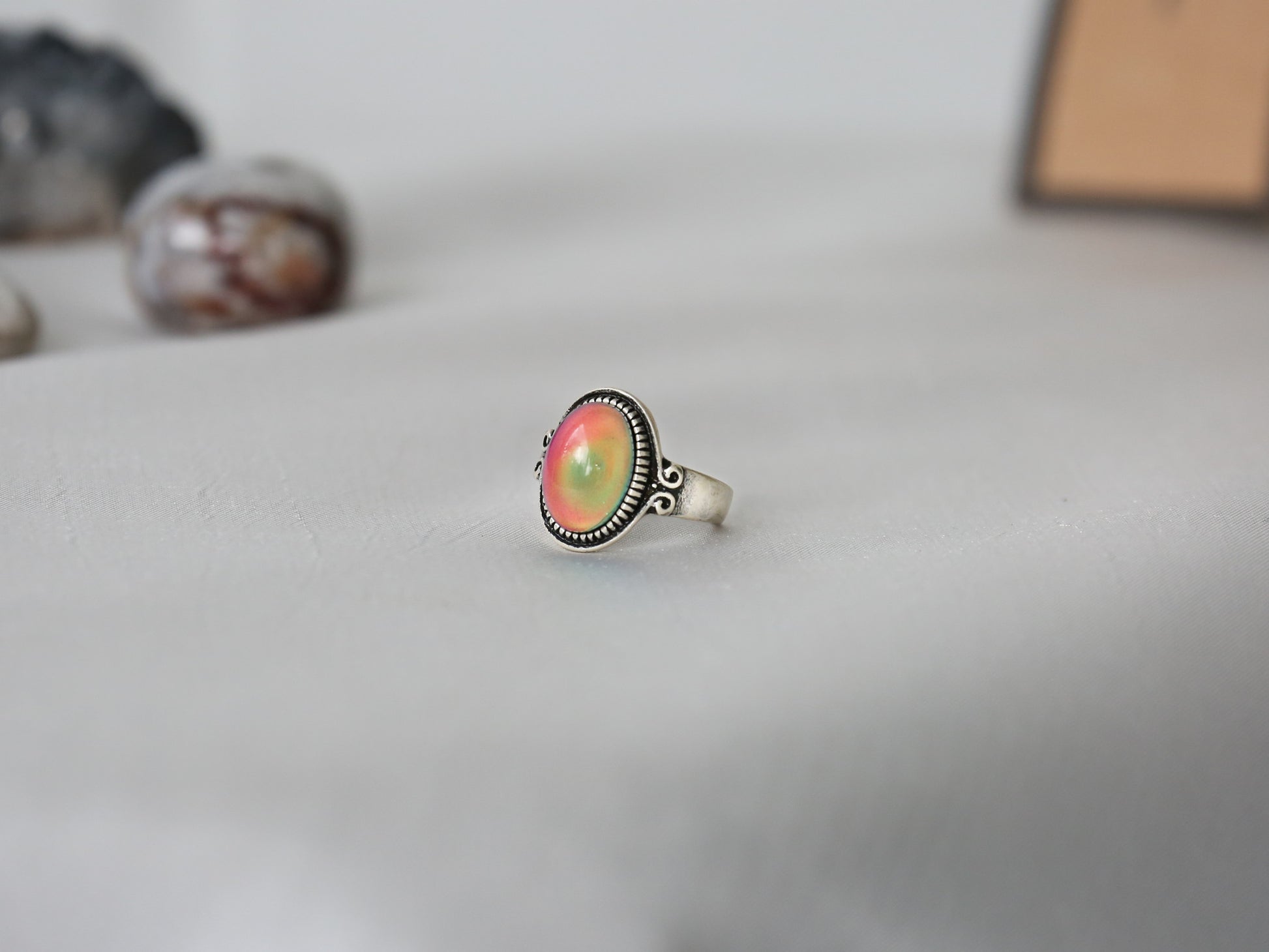 Bohemian Oval Floral Band Mood Ring - Mitpaw
