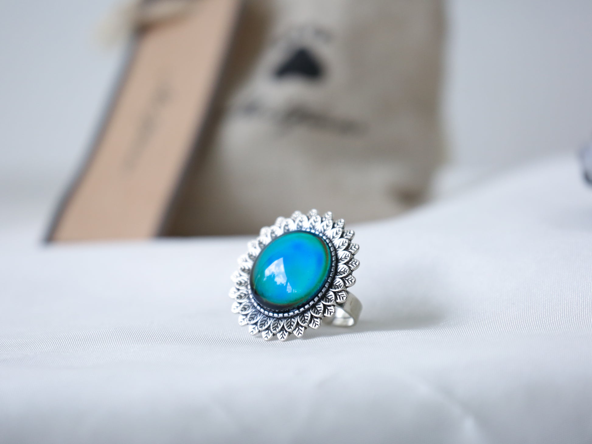 Flower Mood Ring with Iconic Features - Mitpaw